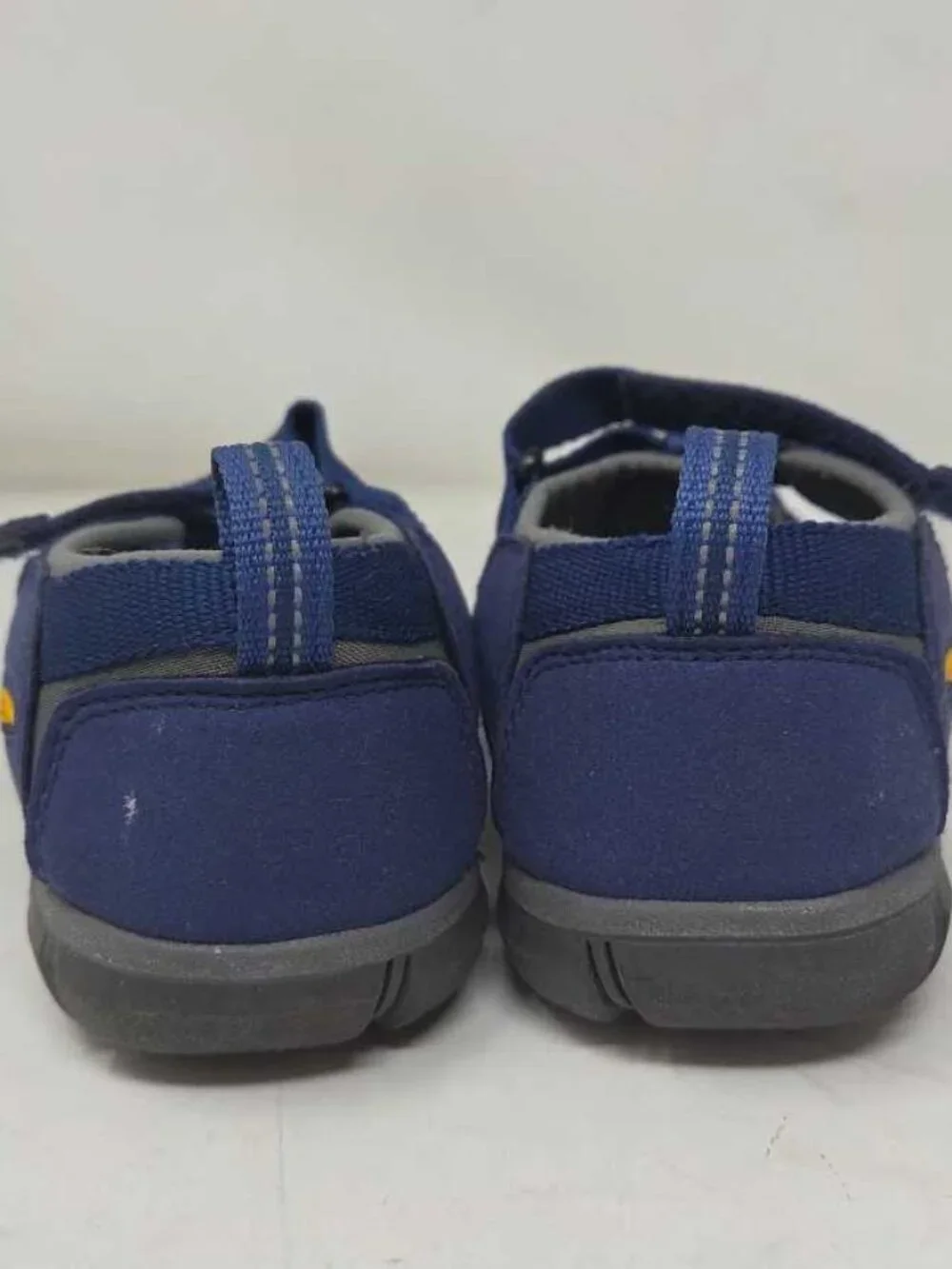 Big kids 3 KEEN Seacamp II CNX washable closed toe hiking sandals